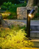 Illuminazione Esterni Moderna: Lampade LED Minimaliste IP65 per Giardini e Parchi