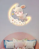 Lampada da Parete LED a Forma di Coniglio Fragola per Camera Bambina - Illuminazione Decorativa in Acrilico