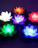 Lampada Notturna Galleggiante a LED a Forma di Loto Impermeabile per Giardino, Piscina e Acquario