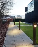 Illuminazione Esterni Moderna: Lampade LED Minimaliste IP65 per Giardini e Parchi